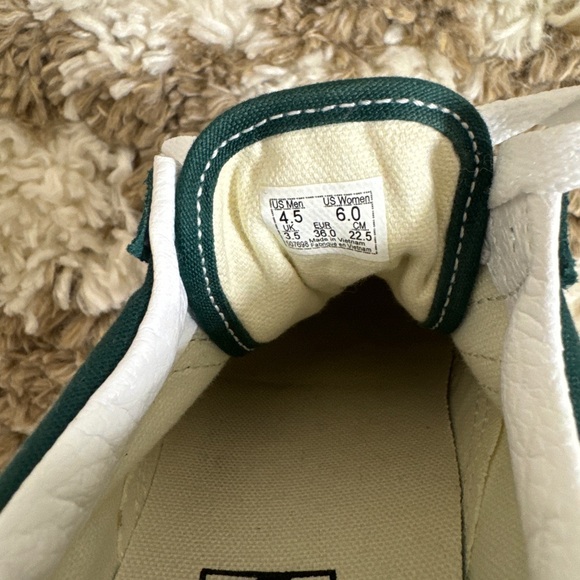 Vans - Picture 5 of 5